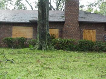 disston_typical_boarded_up_house